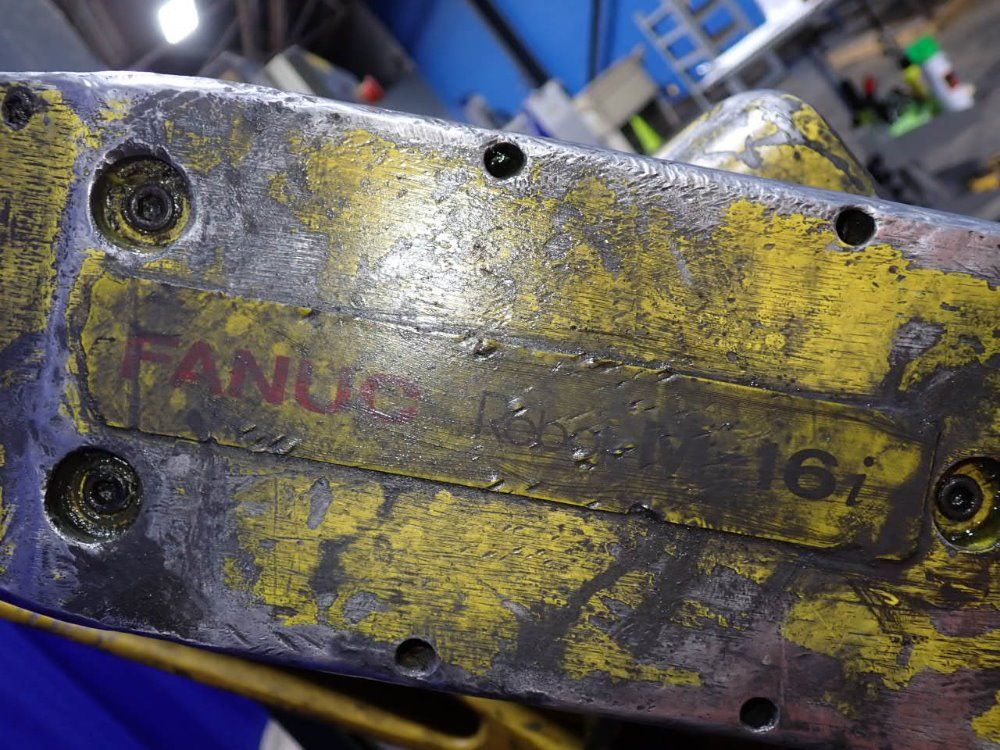Fanuc 2001 Fanuc M16i Robot