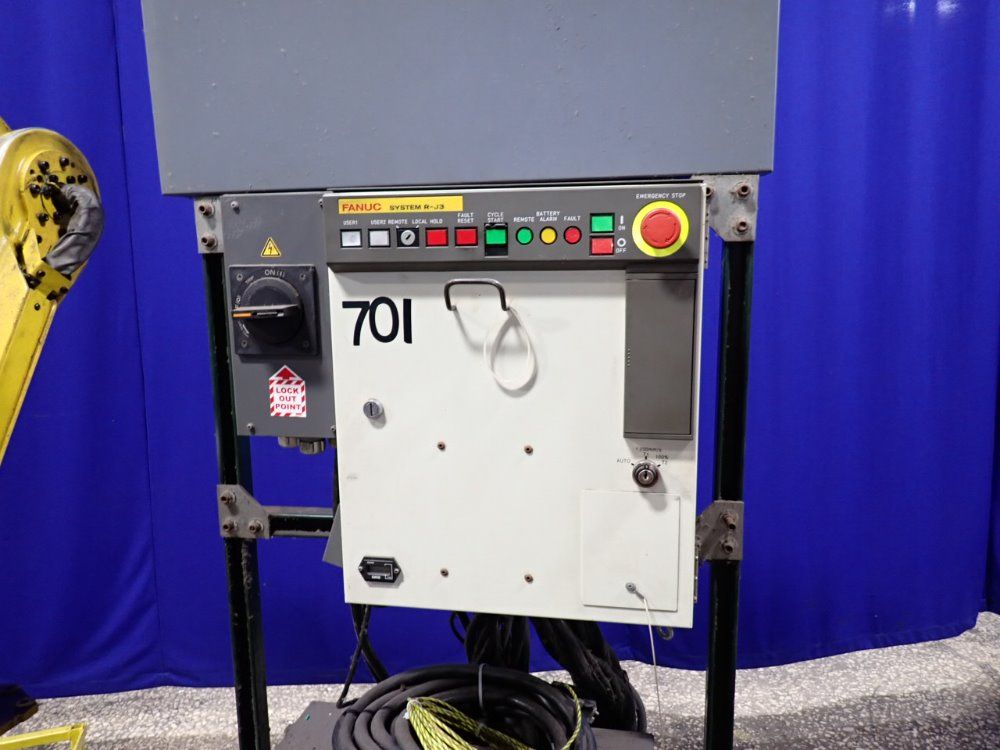 Fanuc 2001 Fanuc M16i Robot