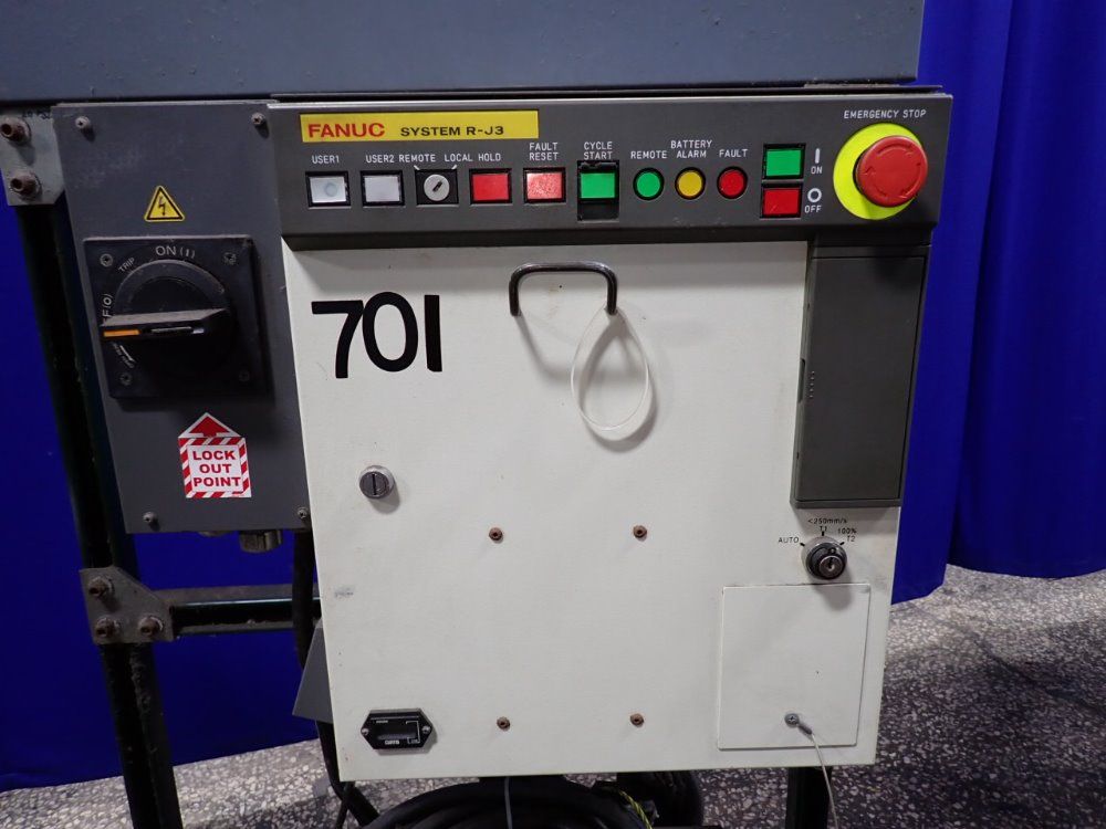 Fanuc 2001 Fanuc M16i Robot