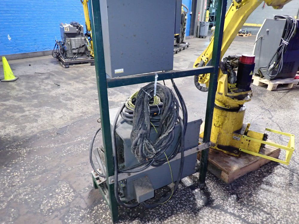 Fanuc 2001 Fanuc M16i Robot