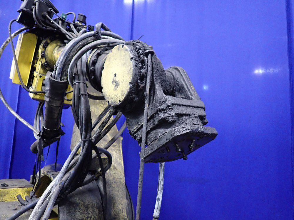 Fanuc Fanuc R2000ia 165f Robot