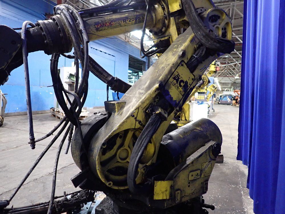 Fanuc Fanuc R2000ia 165f Robot