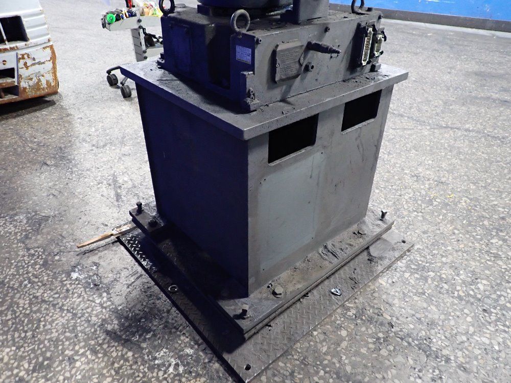Fanuc 2003 Fanuc M420ia Robot