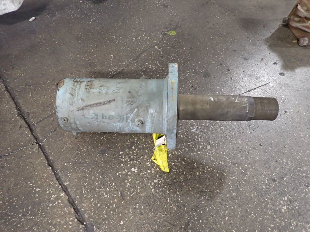  Cylinder