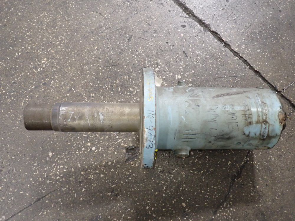  Cylinder