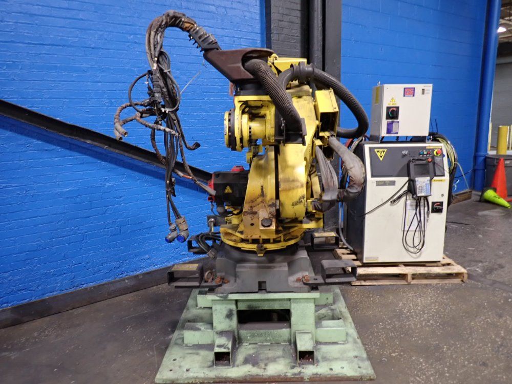 Fanuc 2014 Fanuc R2000ib165f Robot