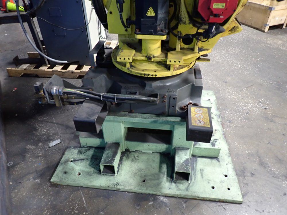 Fanuc 2014 Fanuc R2000ib165f Robot