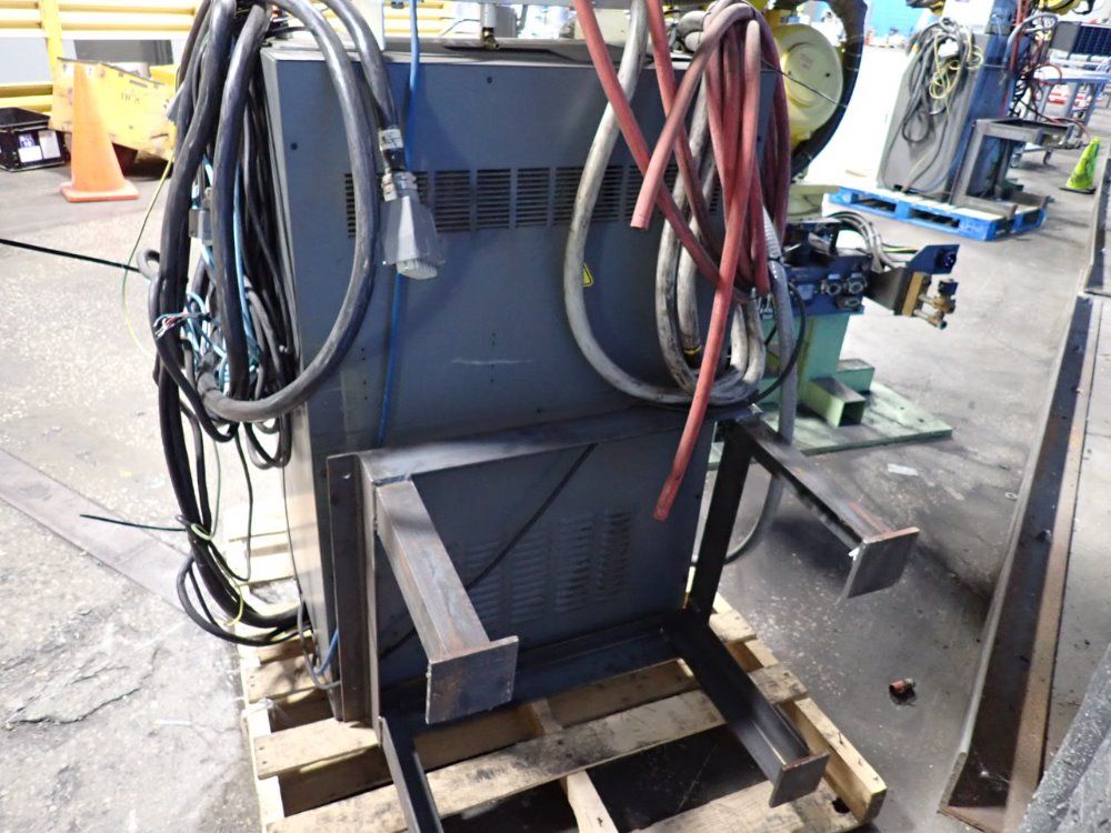 Fanuc 2014 Fanuc R2000ib165f Robot