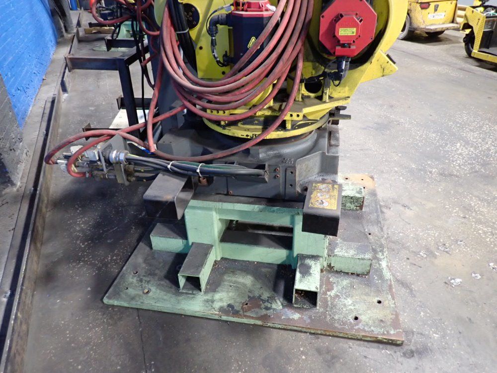 Fanuc 2014 Fanuc R2000ib165f Robot