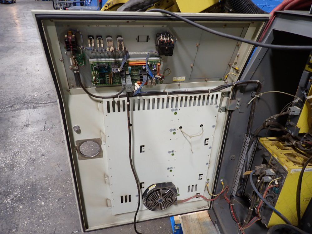 Fanuc 2014 Fanuc R2000ib165f Robot