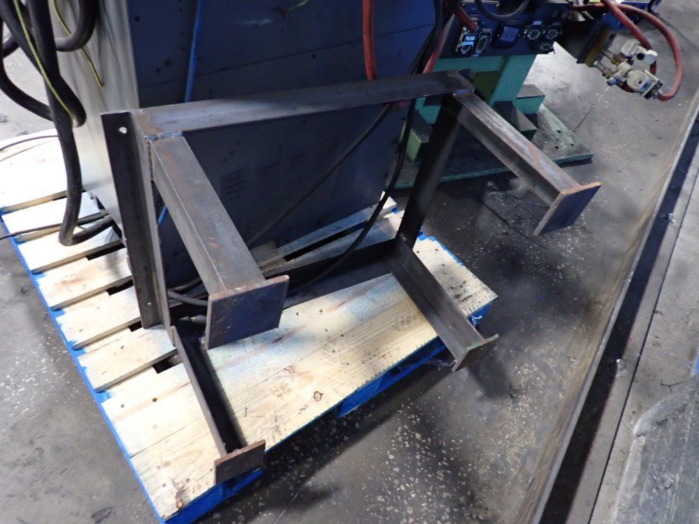 Fanuc 2014 Fanuc R2000ib165f Robot