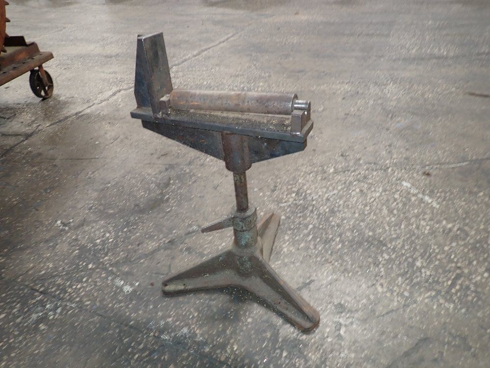 Roller Stand