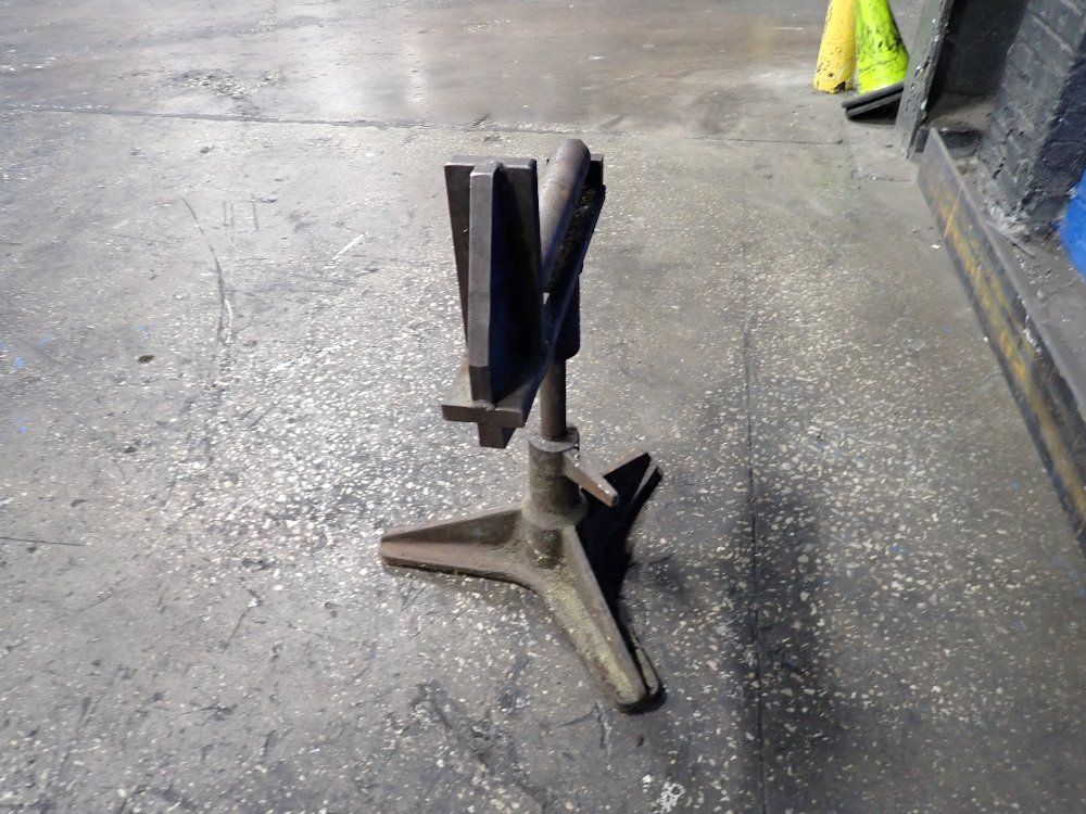  Roller Stand