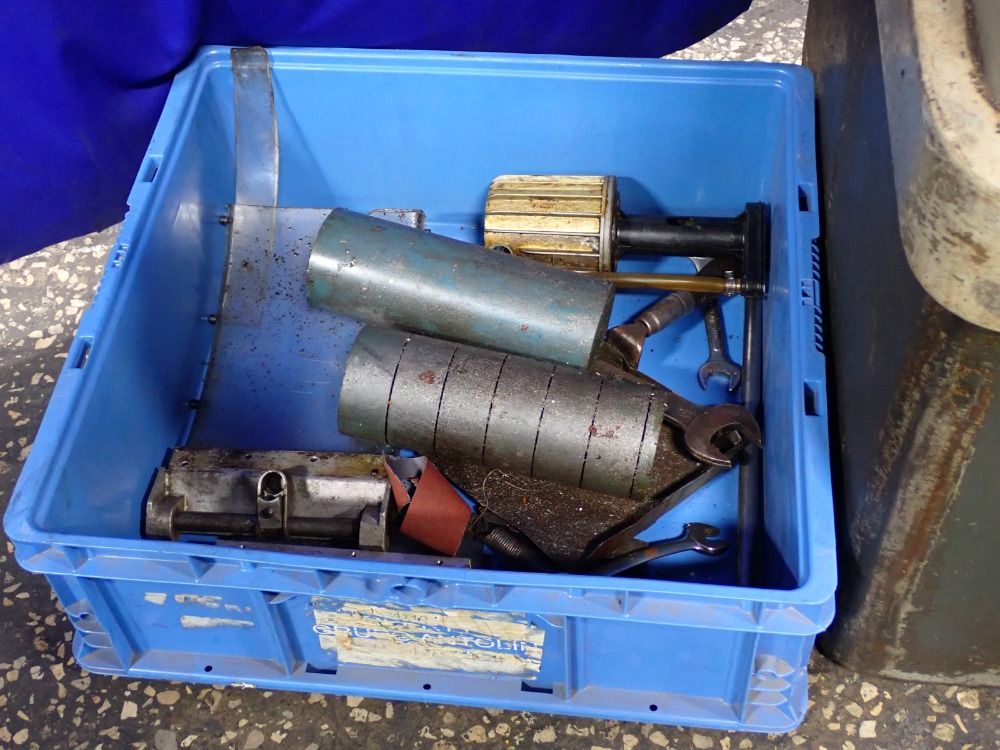 Clausing 17" X 80" 1978 Clausing Colchester 17" Lathe - Colchester 17