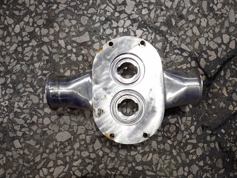  Valve