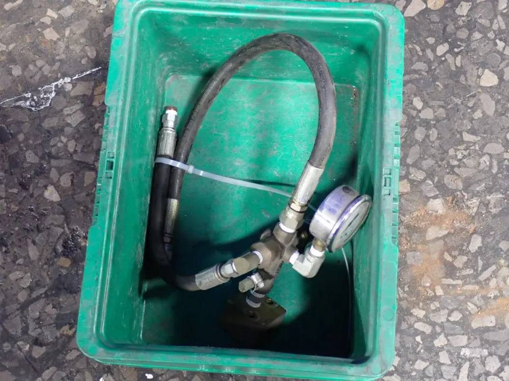  Valve