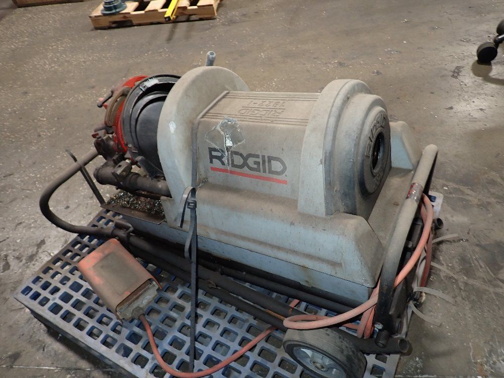 Ridgid Ridgid 18221 Pipe Threading Machine