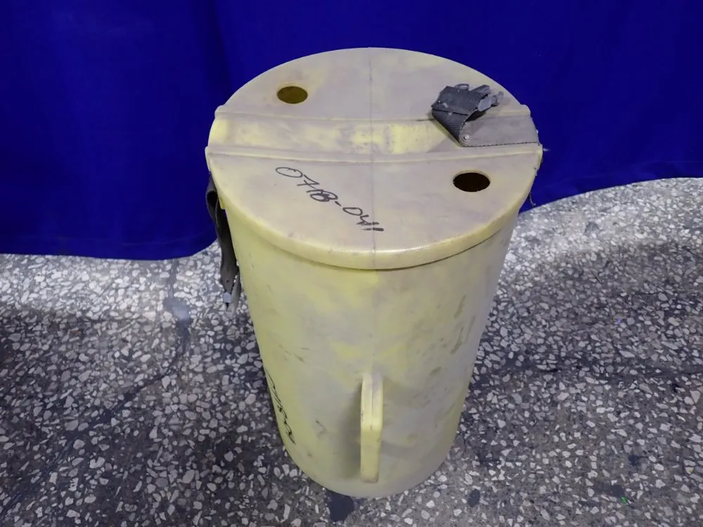 Plastic Container W/tube