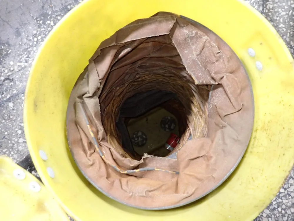 Plastic Container W/tube