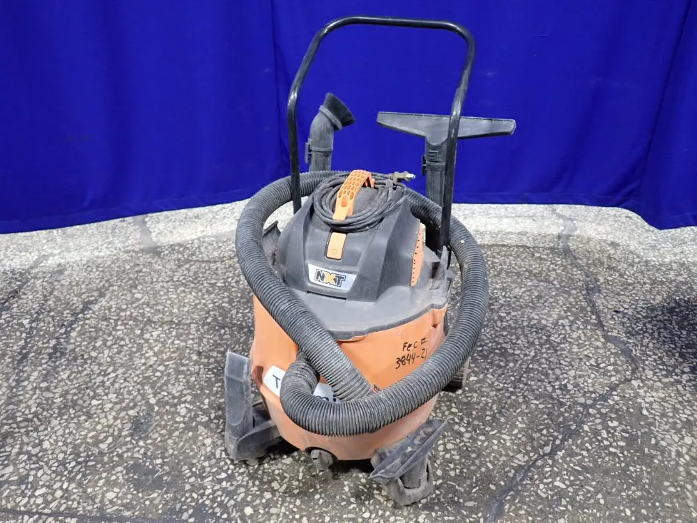 WET/DRY VACUUM