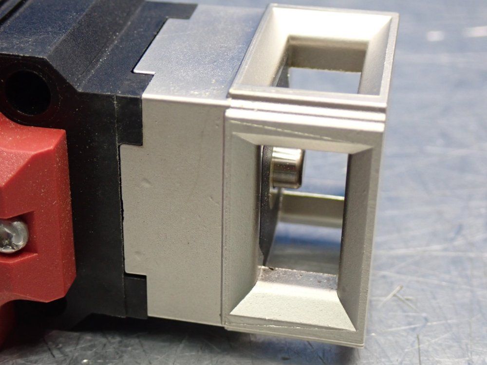 Euchner Guard Locking Safety Switch