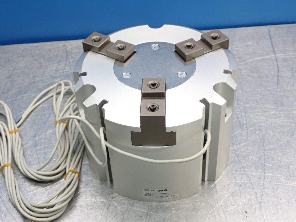Smc Parrallel 3-finger Gripper Actuator - Mhs3-125d-y59a