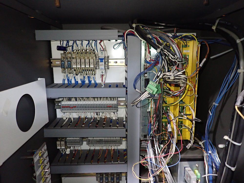 Fanuc 2010 Fanuc R30ia Robot Control Cabinet