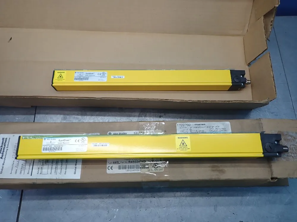 Allen-bradley 18 M Range Safety Light Curtain Transmitter And Reciever - 445l-t4s0240yd, R40240yd