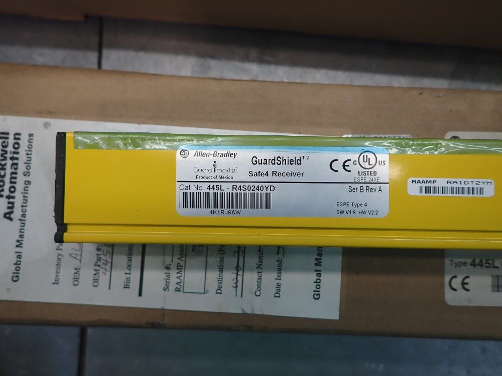 Allen-bradley 18 M Range Safety Light Curtain Transmitter And Reciever - 445l-t4s0240yd, R40240yd