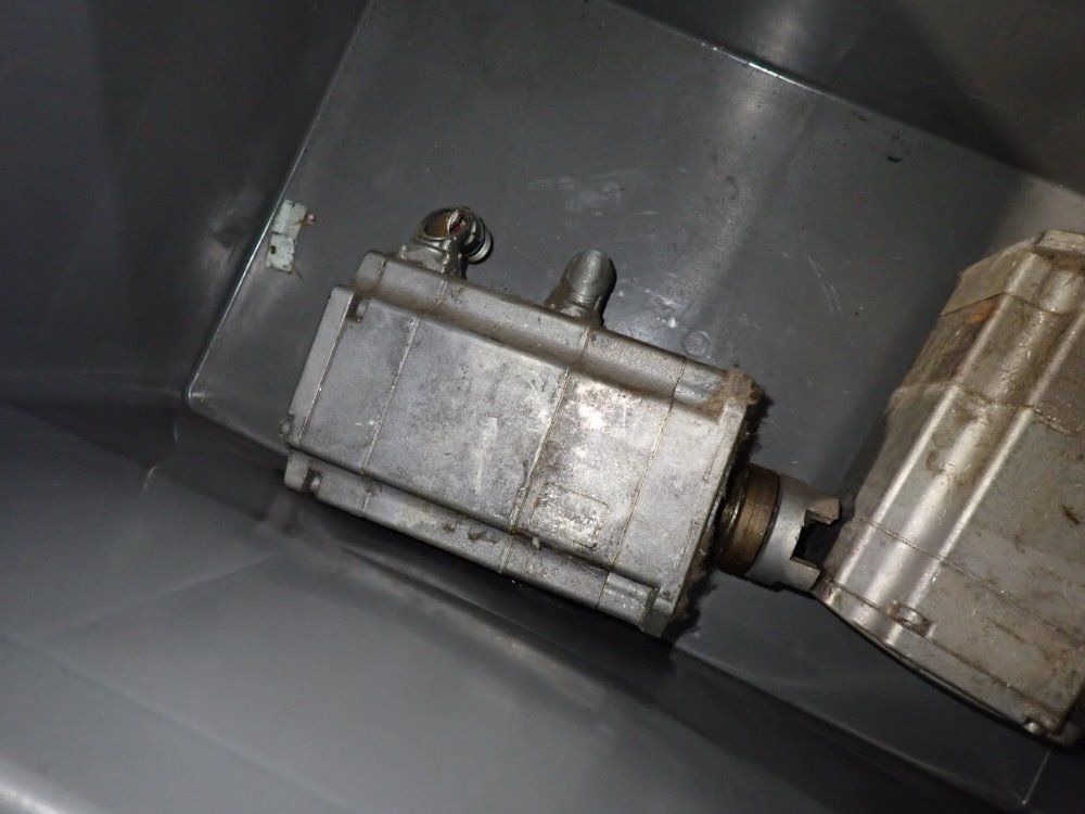  Servo Motors