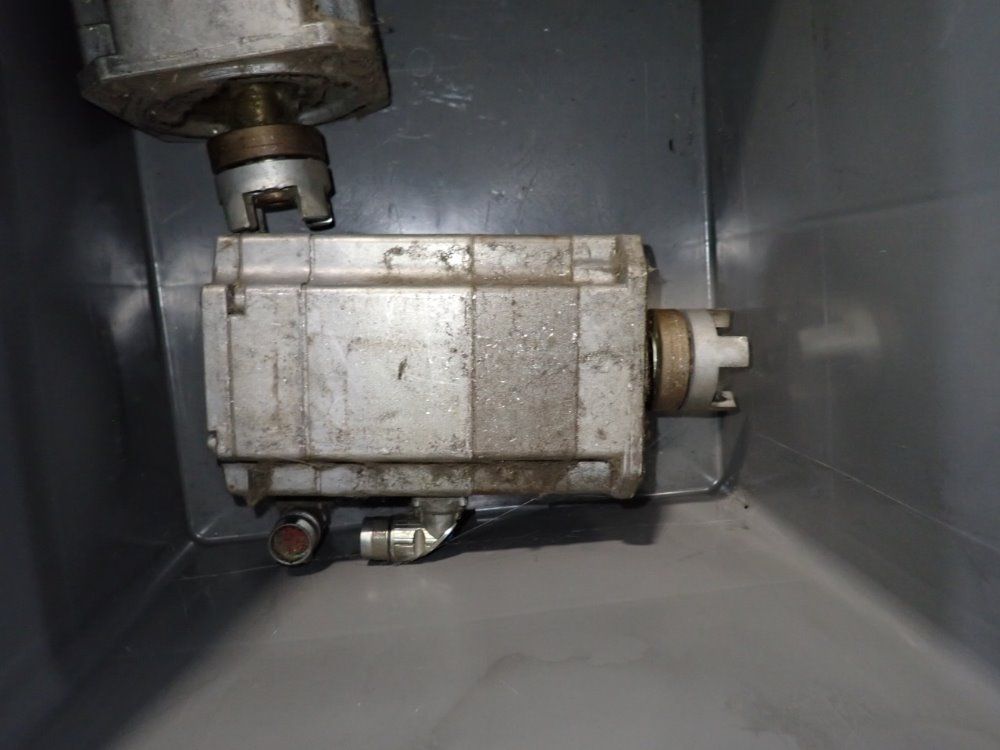  Servo Motors