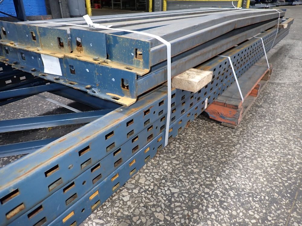  Pallet Racking Lot