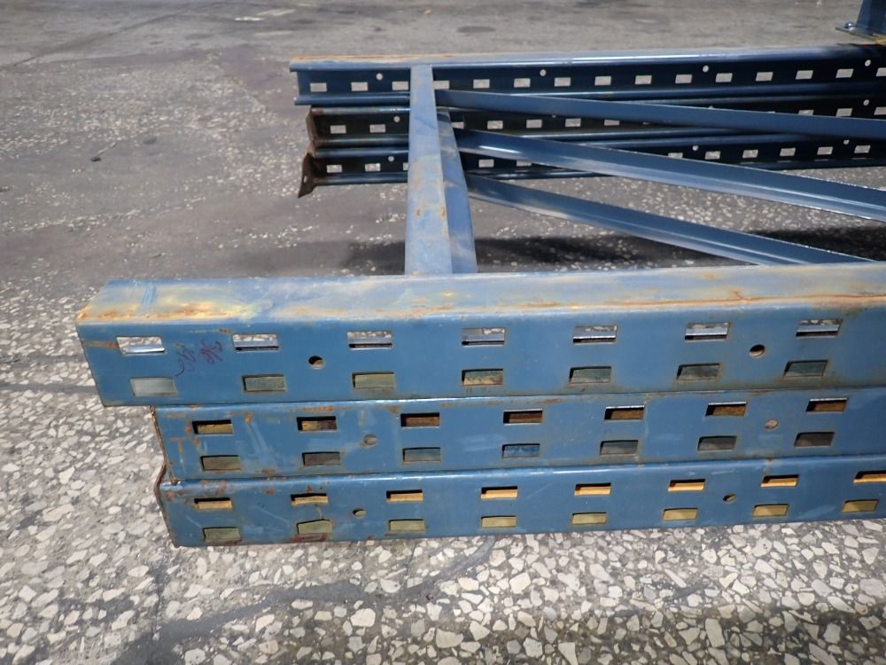  Pallet Racking Lot