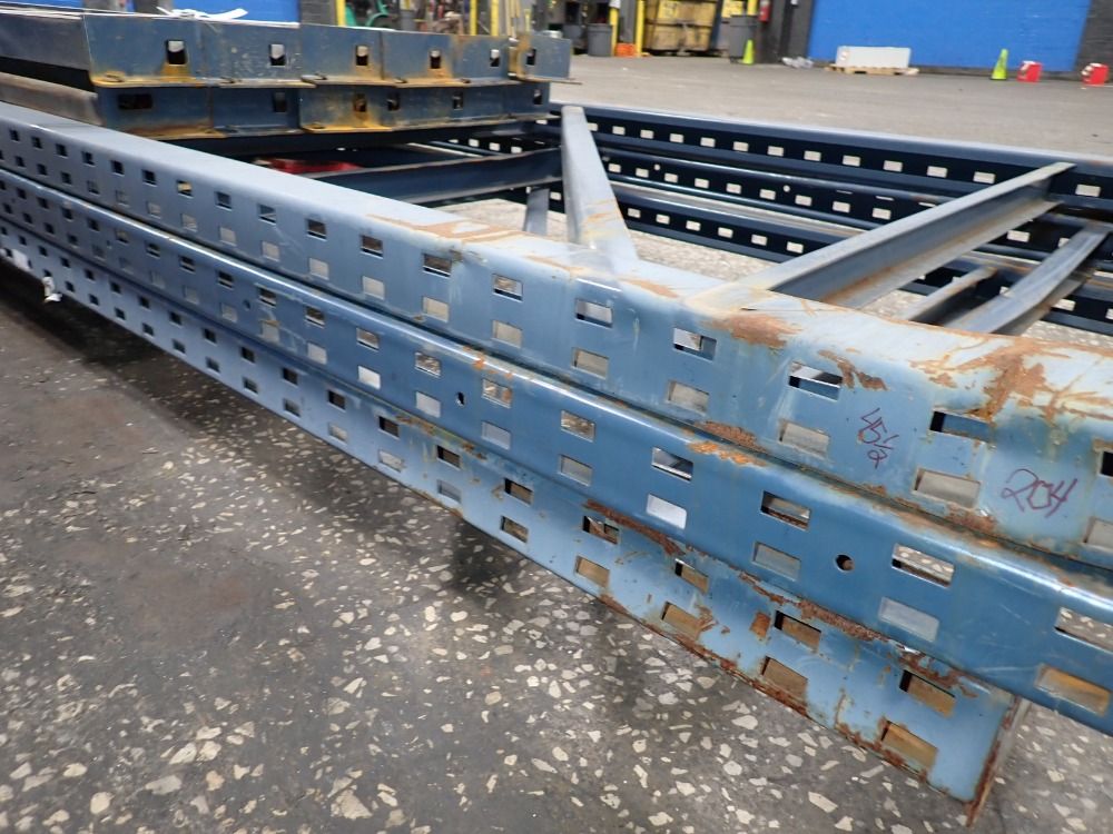  Pallet Racking Lot