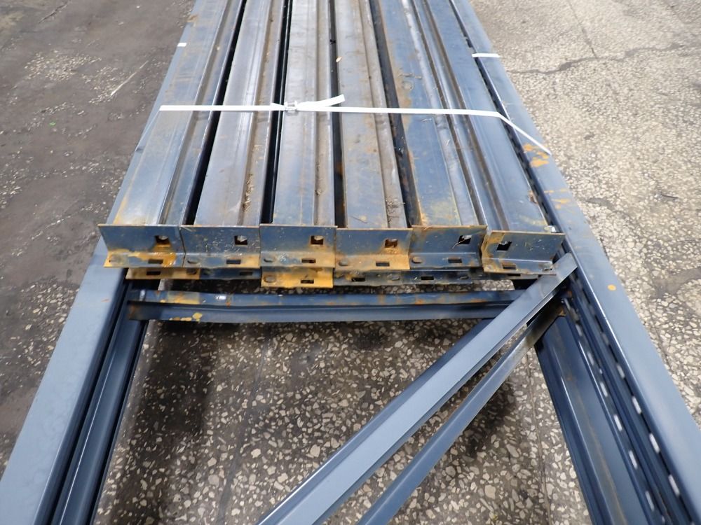  Pallet Racking Lot