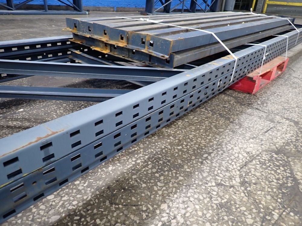  Pallet Racking Lot