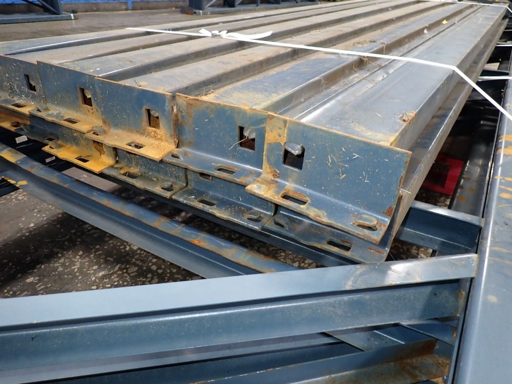  Pallet Racking Lot