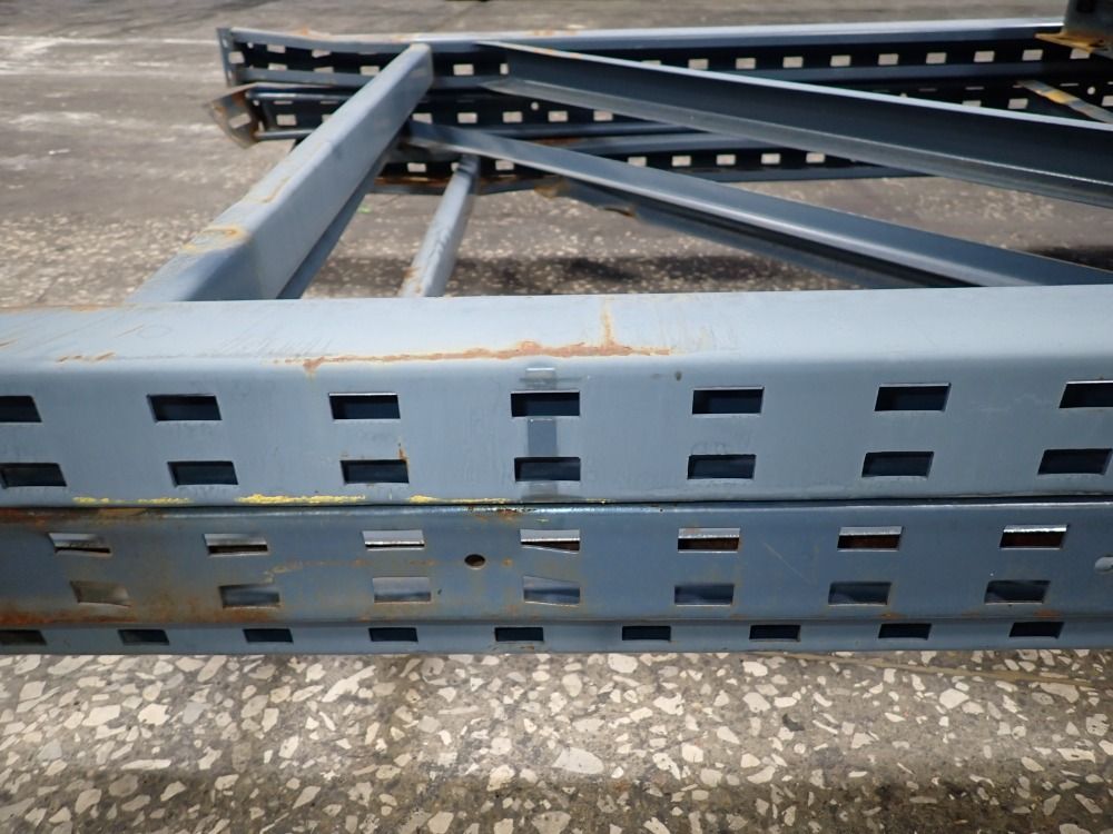 Pallet Racking Lot