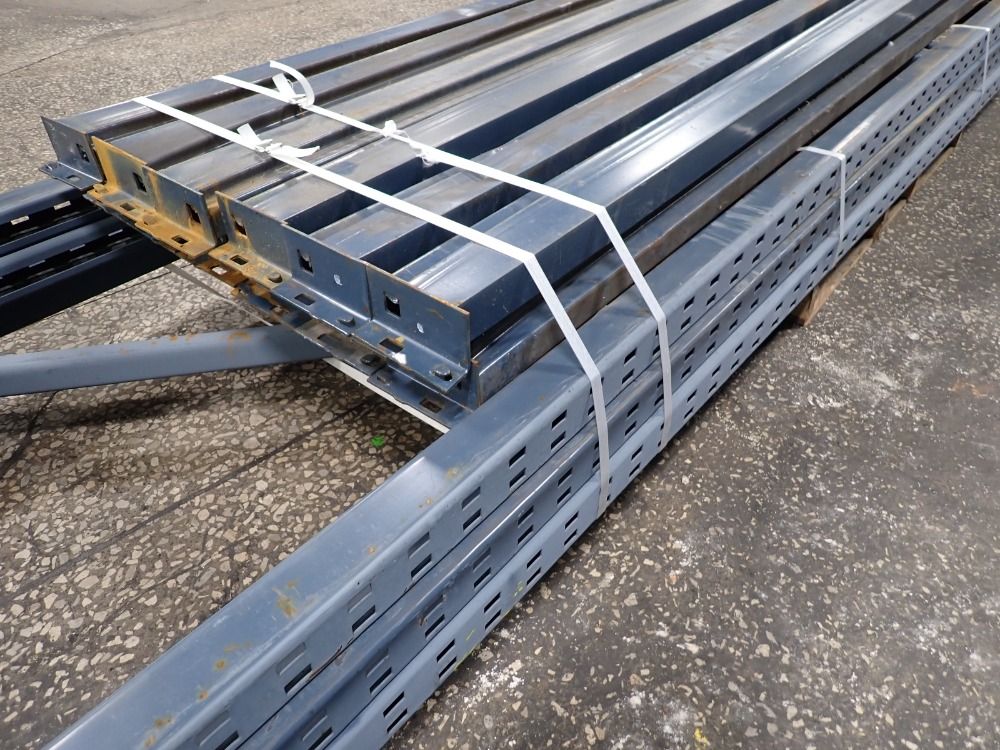  Pallet Racking Lot