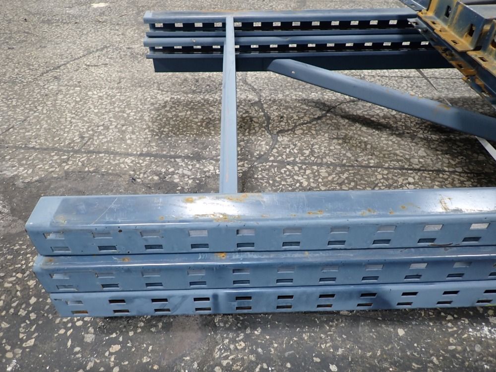  Pallet Racking Lot