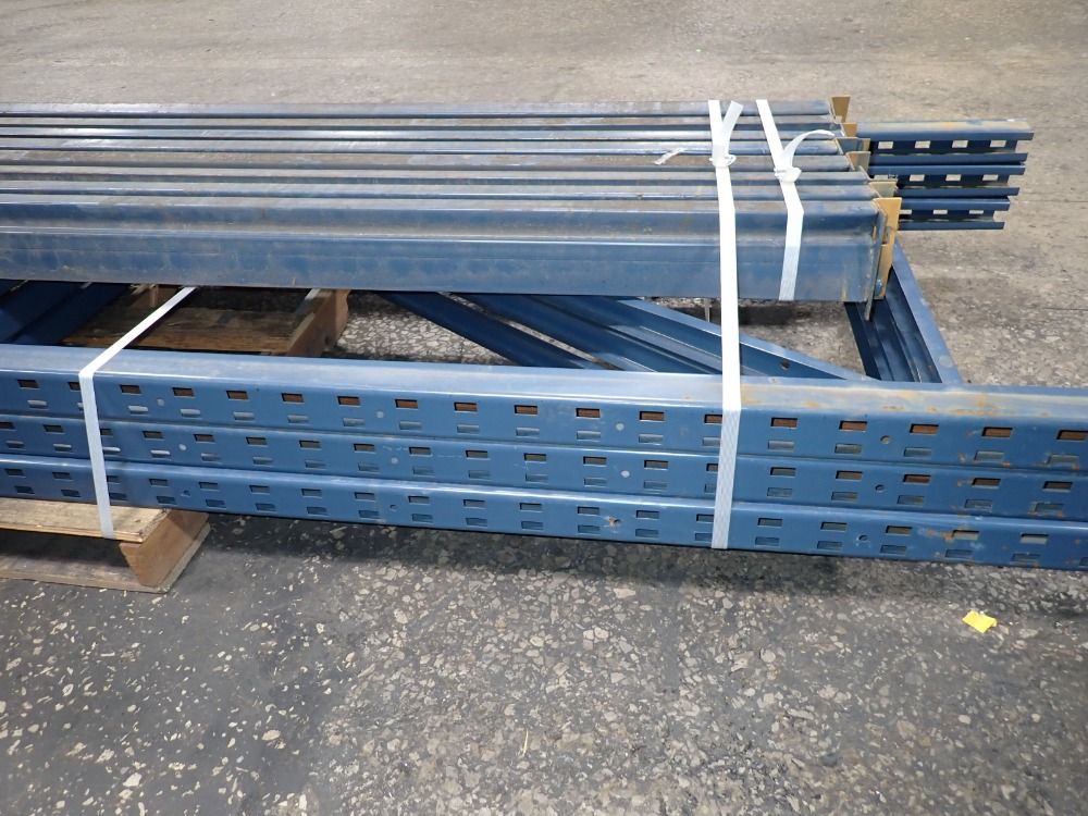  Pallet Racking Lot