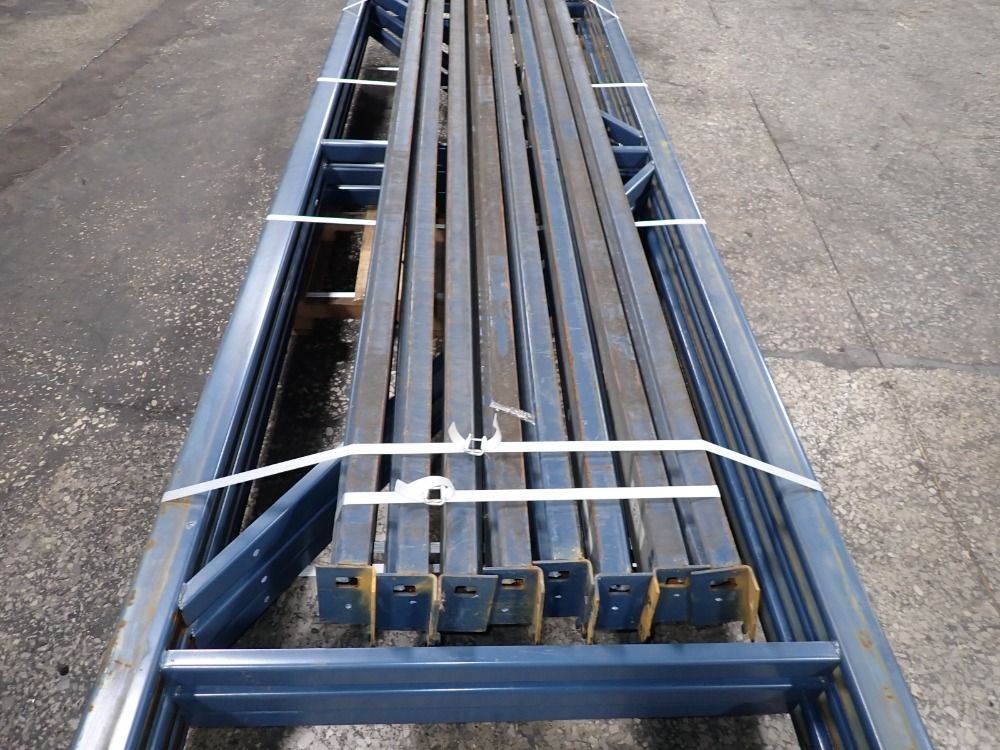  Pallet Racking Lot