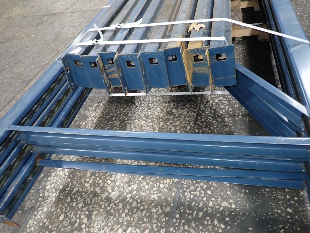  Pallet Racking Lot