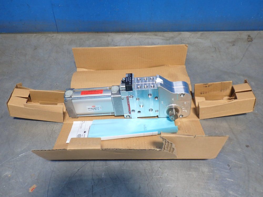 Destaco 6 Bar Pneumatic Power Clamp - 82m-3e23005nl8-1