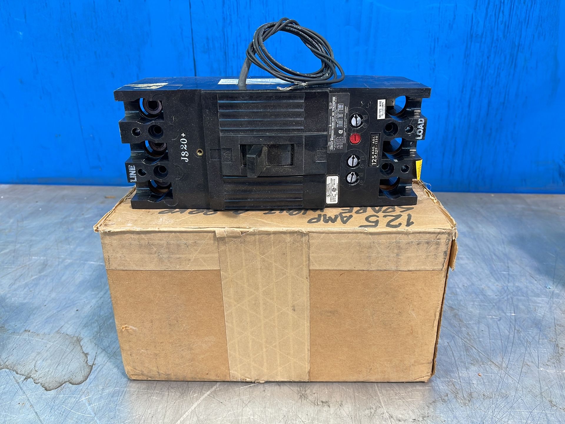 General Electric Circuit Breaker - Tfk236f000
