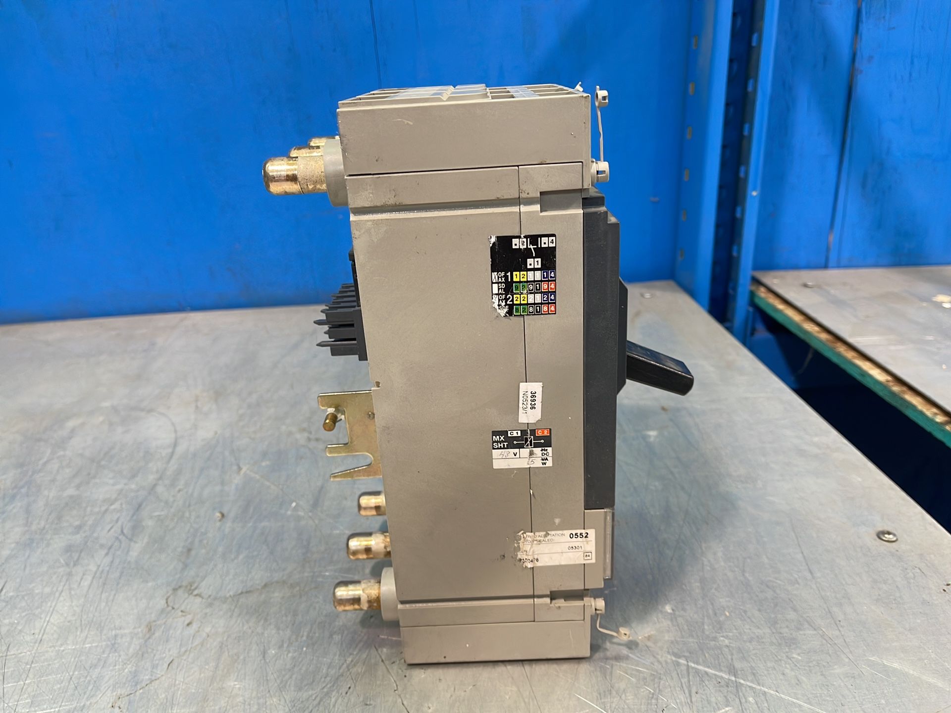 Merlin Gerin 400 A Molded Case Circuit Breaker - Nsj400 A