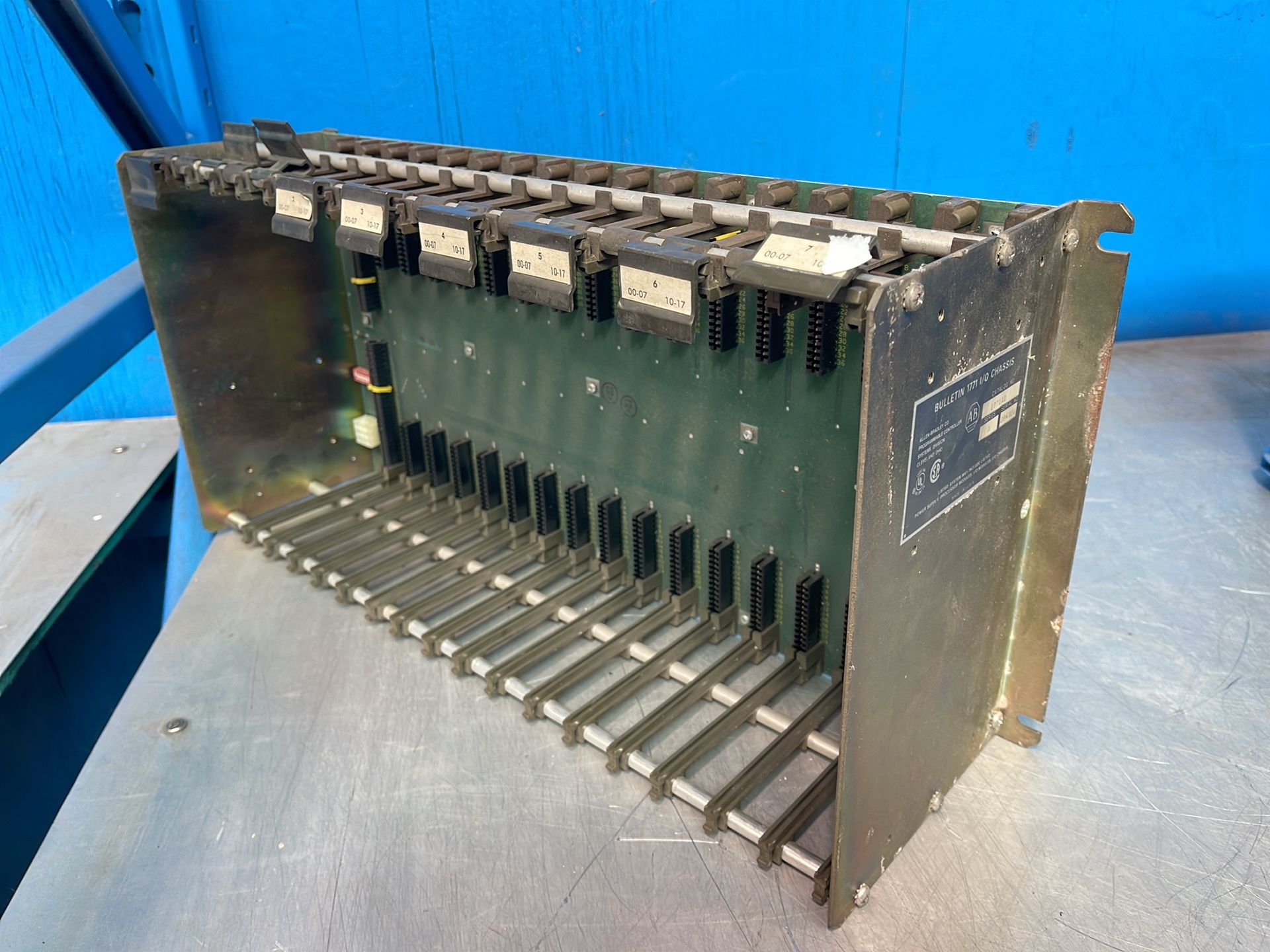 Allen-bradley Bulletin 1771 I/o Chassis - 1771ad