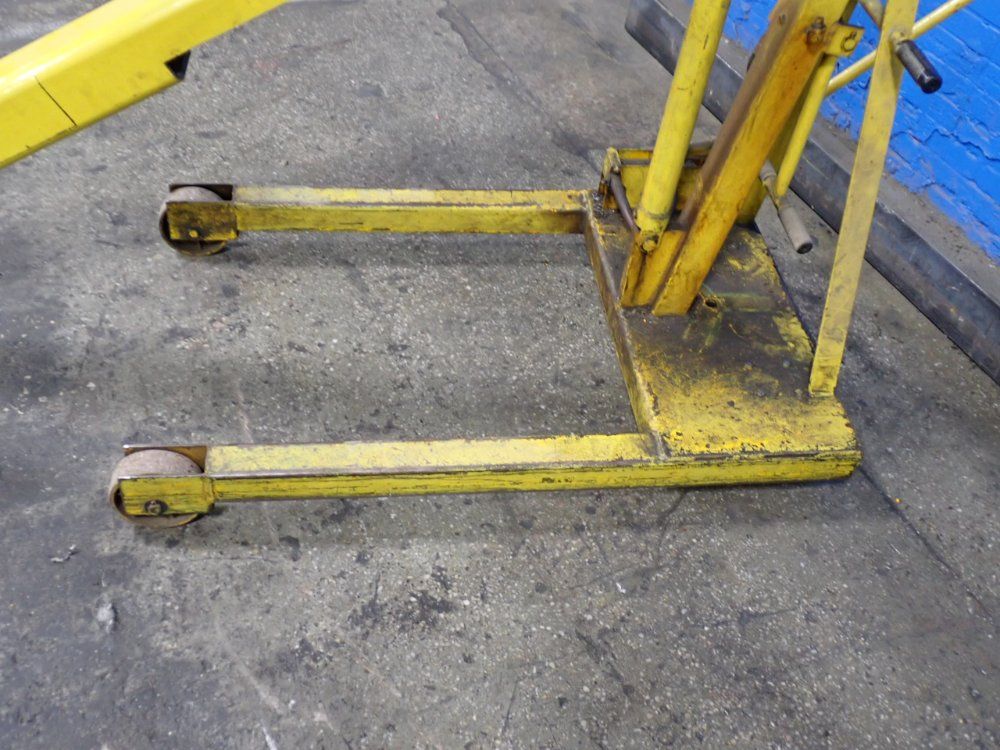 Uhrden Inc 1/2 Ton Tubarcrane Hydraulic Shop Crane
