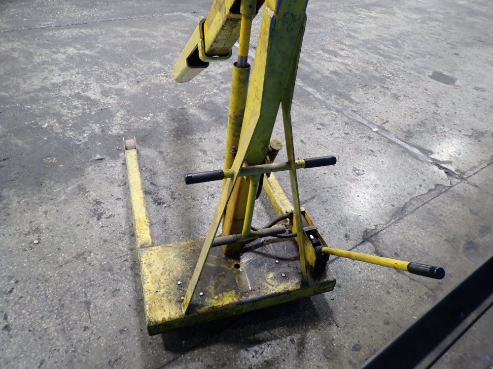 Uhrden Inc 1/2 Ton Tubarcrane Hydraulic Shop Crane