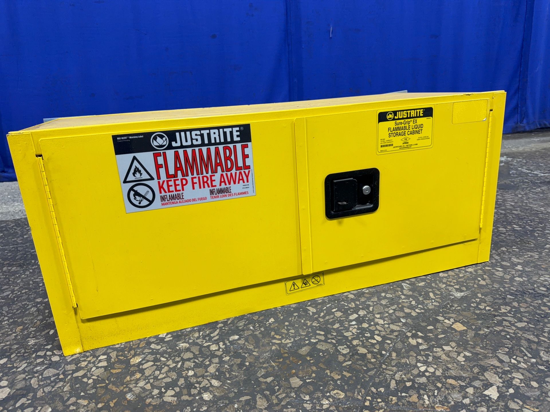 Justrite 12 Gallons / 43" X 18" X 18" Flammable Cabinet - 891300